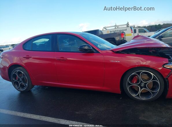 ZARFANBN8N7659770 2022 ALFA ROMEO GIULIA Red Widok wnętrza z tyłu