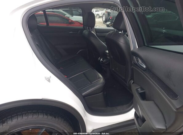 ZASPAJAN0L7C75625 2020 ALFA ROMEO STELVIO White Widok naklejki z numerem VIN