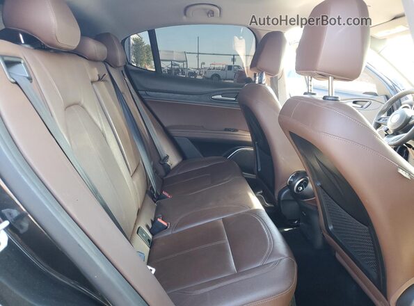 ZASPAJAN0L7C93073 2020 ALFA ROMEO STELVIO Black Widok tylnych siedzeń