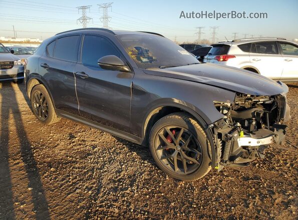 ZASPAJAN5L7C94381 2020 ALFA ROMEO STELVIO Gray Front right
