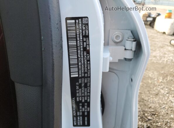 ZASPAKAN6N7D41801 2022 ALFA ROMEO STELVIO White Engine compartment view