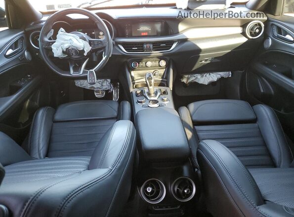 ZASPAKBN1R7D82860 2024 ALFA ROMEO STELVIO Red წინა პანელის ხედი
