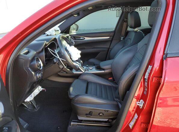 ZASPAKBN1R7D82860 2024 ALFA ROMEO STELVIO Red წინა სალონის ხედი