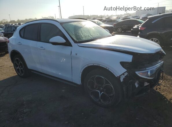 ZASPAKBN2P7D50903 2023 ALFA ROMEO STELVIO White Передня права чверть
