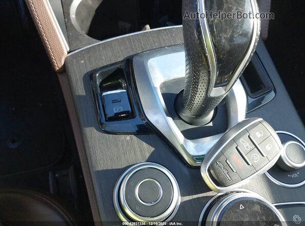 ZASPAKBN4L7C90553 2020 ALFA ROMEO STELVIO White Առջևի վահանակի տեսք