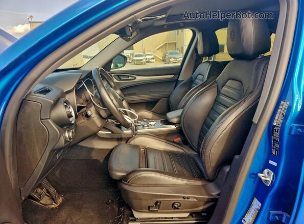 ZASPAKBN4M7D18613 2021 ALFA ROMEO STELVIO Blue Вид салону спереду