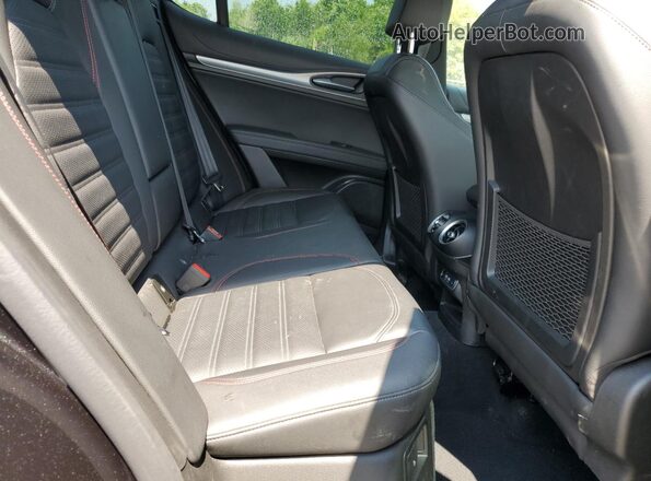 ZASPAKBN4R7D73666 2024 ALFA ROMEO STELVIO Черный Вид задней части салона