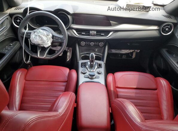 ZASPAKBN5R7D80531 2024 ALFA ROMEO STELVIO Gray Widok deski rozdzielczej