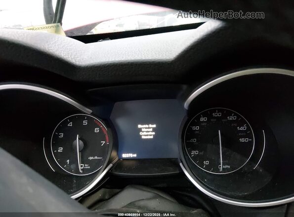 ZASPAKBN6L7C97777 2020 ALFA ROMEO STELVIO Красный Вид задних сидений