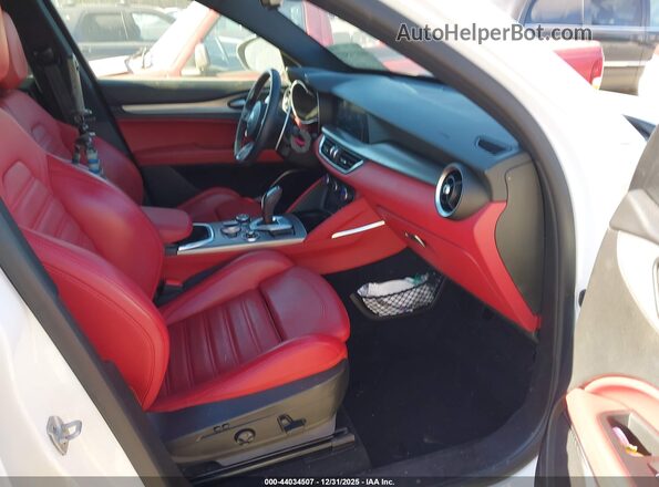ZASPAKBN6M7D01084 2021 ALFA ROMEO STELVIO White Vista interior delantera