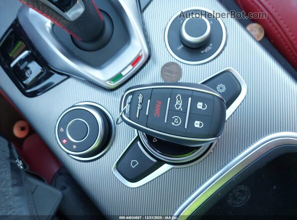 ZASPAKBN6M7D01084 2021 ALFA ROMEO STELVIO White Vista del salpicadero