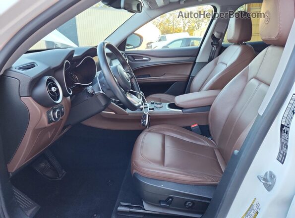 ZASPAKBN6M7D20007 2021 ALFA ROMEO STELVIO White 