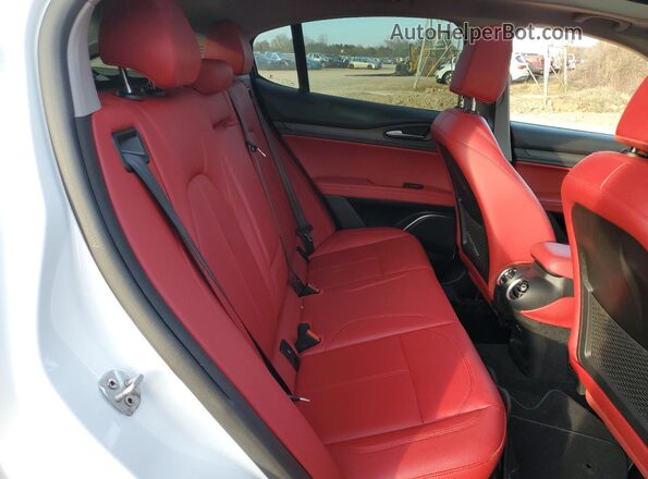 ZASPAKBN8M7D11762 2021 ALFA ROMEO STELVIO White Вид задньої частини салону