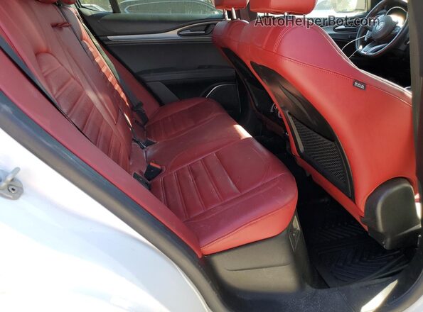 ZASPAKBN8N7D29308 2022 ALFA ROMEO STELVIO White Rear interior view