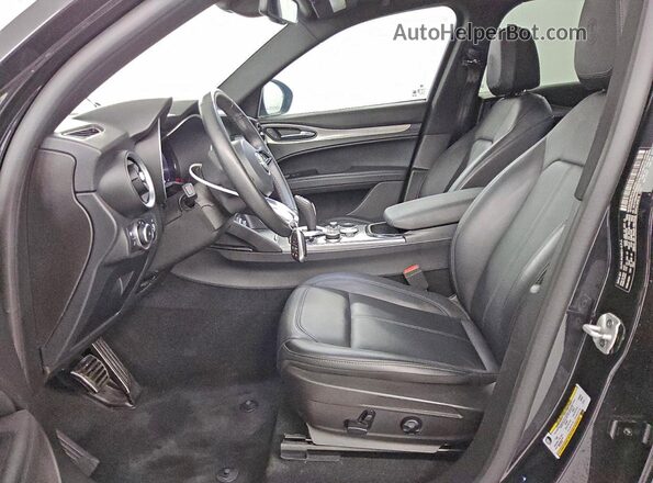 ZASPAKBN9R7D75123 2024 ALFA ROMEO STELVIO Black Вид салону спереду