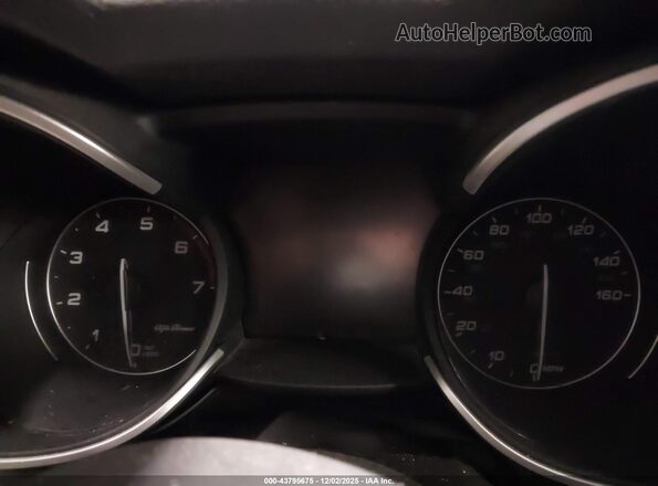 ZASPAKBNXN7D31996 2022 ALFA ROMEO STELVIO Черный Вид задних сидений