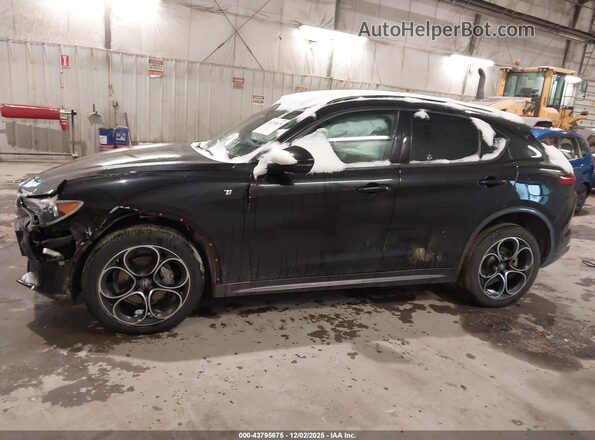 ZASPAKBNXN7D31996 2022 ALFA ROMEO STELVIO Черный Панорамный вид салона 360°