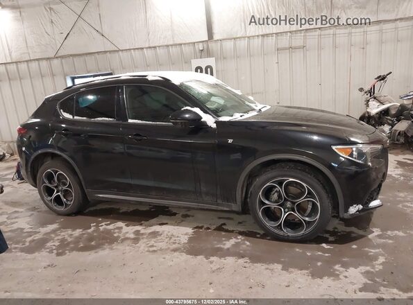 ZASPAKBNXN7D31996 2022 ALFA ROMEO STELVIO Черный Вид задней части салона