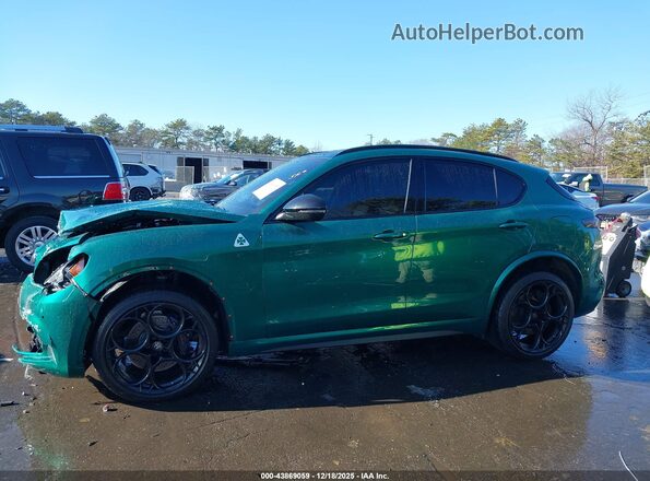 ZASPAKEV4R7D93444 2024 ALFA ROMEO STELVIO Green Vista interior de 360 grados
