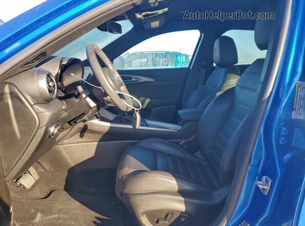 ZASPATCW4R3034522 2024 ALFA ROMEO OTHER Синий Вид салона спереди