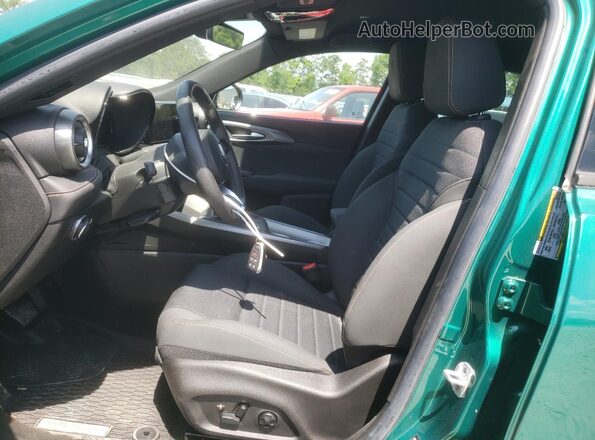 ZASPATCW5R3050017 2024 ALFA ROMEO OTHER Green Vista interior delantera