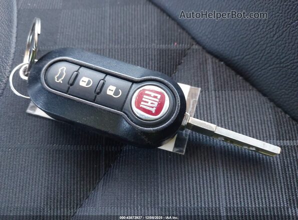 ZFBCFAAH7JZ040680 2018 FIAT 500L Silver Vista del salpicadero