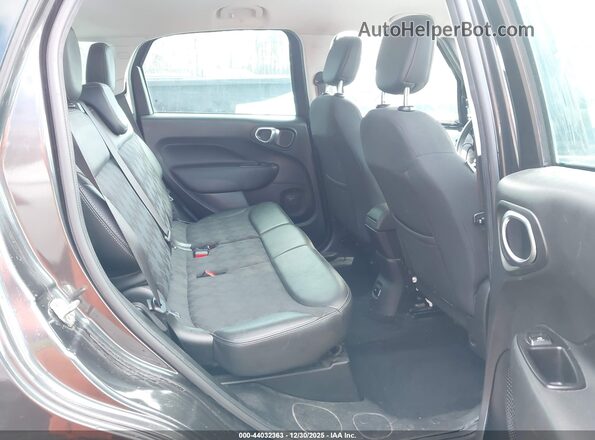 ZFBCFAAH7JZ041215 2018 FIAT 500L Black Vista de la etiqueta del VIN