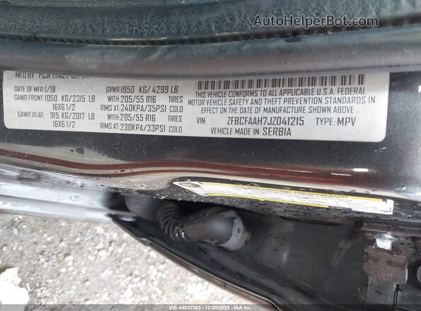 ZFBCFAAH7JZ041215 2018 FIAT 500L Black Vista del compartimento del motor