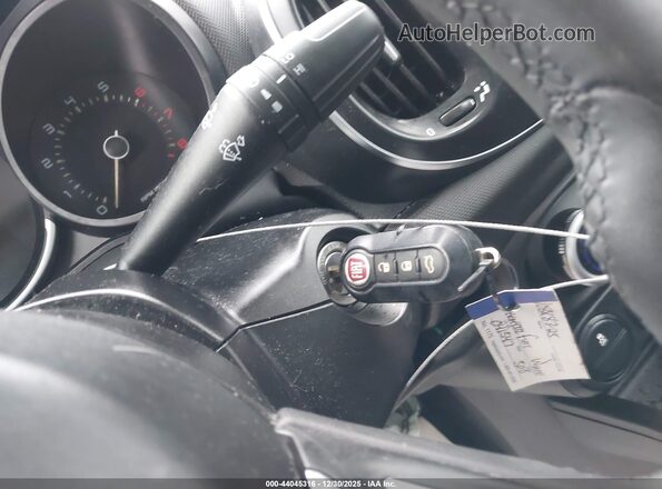 ZFBCFADH5JZ041547 2018 FIAT 500L White Vista del salpicadero