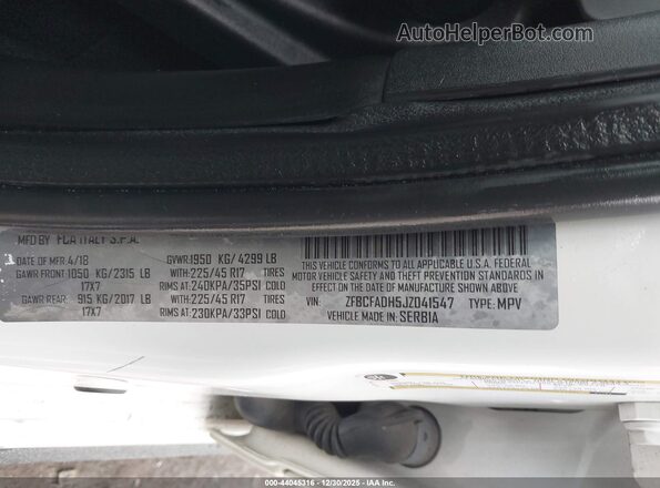 ZFBCFADH5JZ041547 2018 FIAT 500L White Vista del compartimento del motor