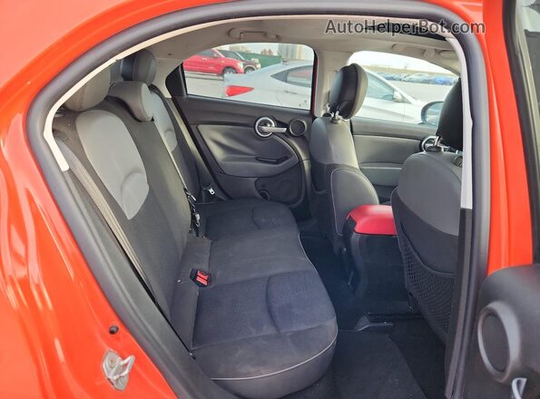 ZFBCFXBT1GP379252 2016 FIAT 500X Оранжевый Вид задней части салона