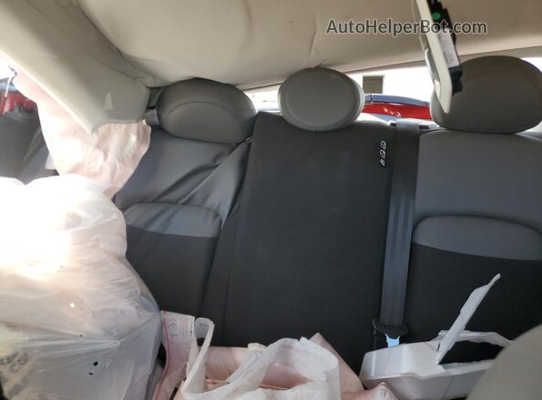 ZFBCFXBT2GP342761 2016 FIAT 500X Maroon Widok tylnych siedzeń