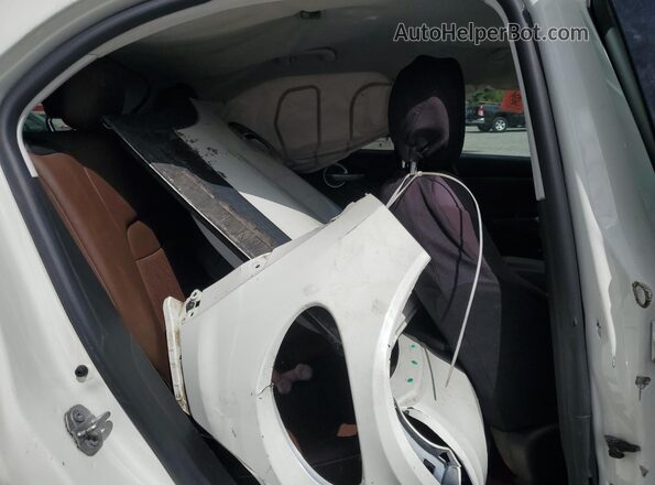 ZFBCFXCB4HP552754 2017 FIAT 500X White Widok tylnych siedzeń