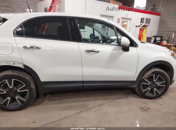 ZFBCFYAB0HP533112 2017 FIAT 500X White Սալոնի 360 աստիճան տեսք