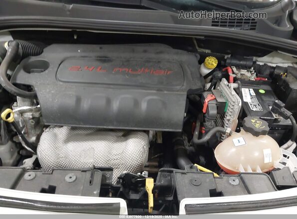 ZFBCFYAB0HP533112 2017 FIAT 500X White Հետևի տեսք