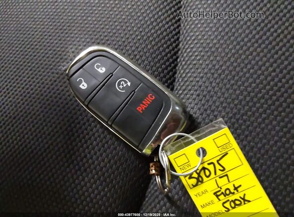 ZFBCFYAB0HP533112 2017 FIAT 500X White Առջևի վահանակի տեսք