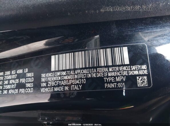 ZFBCFYAB0JP694310 2018 FIAT 500X Black Engine compartment view