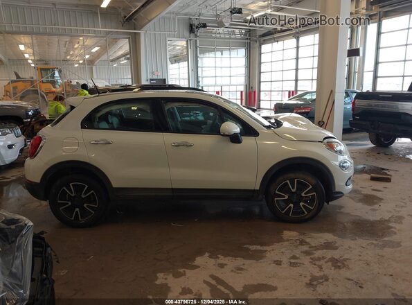 ZFBCFYAB6JP661733 2018 FIAT 500X White Սալոնի 360 աստիճան տեսք