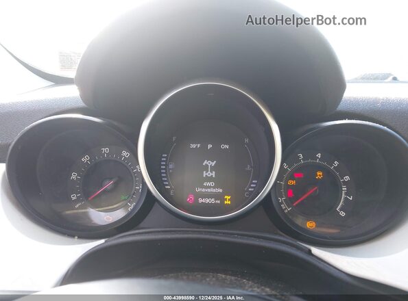 ZFBCFYAB9JP702338 2018 FIAT 500X White უკანა სავარძლების ხედი