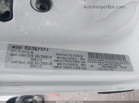 ZFBERFAB6H6E58557 2017 RAM PROMASTER CITY White Engine compartment view