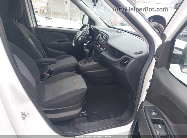 ZFBERFAB6H6E58557 2017 RAM PROMASTER CITY White Front interior view