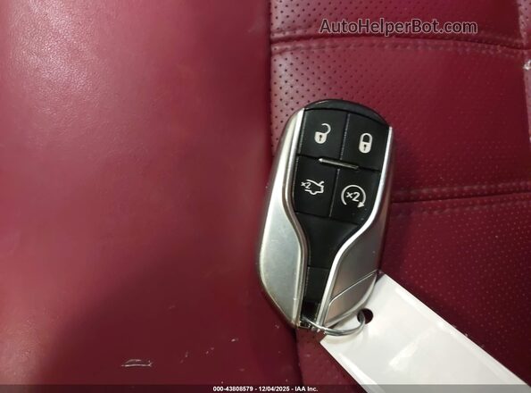 ZN661XUS1KX309822 2019 MASERATI LEVANTE Черный Вид панели приборов