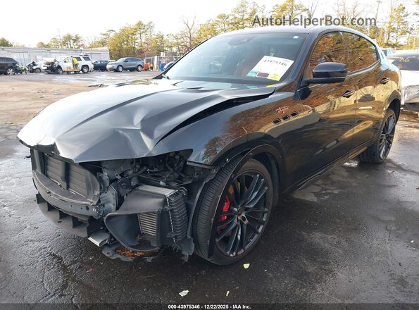 ZN661ZUT0NX381202 2022 MASERATI LEVANTE Black Przód lewy