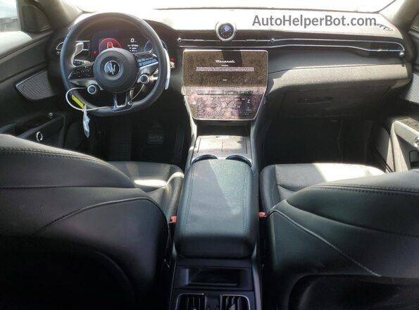 ZN682AVA7P7416390 2023 MASERATI GRECALE White Widok deski rozdzielczej
