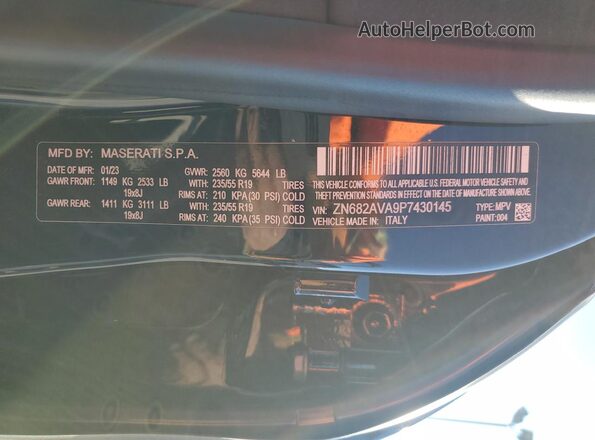 ZN682AVA9P7430145 2023 MASERATI GRECALE Blue Widok komory silnika