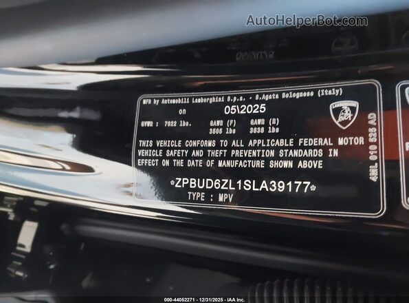 ZPBUD6ZL1SLA39177 2025 LAMBORGHINI URUS Black Vista del compartimento del motor