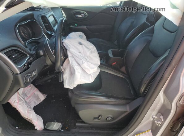1C4PJLLB2KD318644 2019 JEEP CHEROKEE Silver Вид панелі приладів