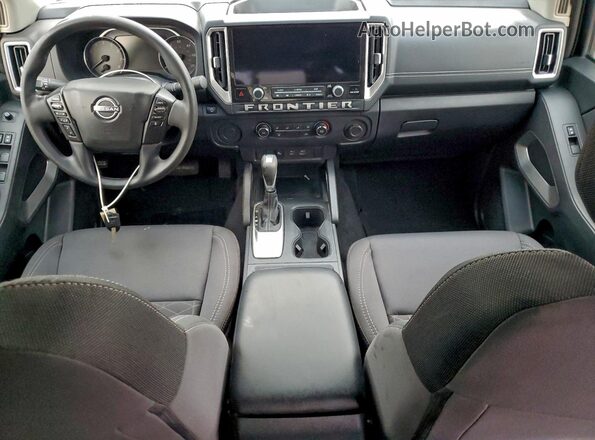 1N6ED1EJ2SN640408 2025 NISSAN FRONTIER Red Widok zestawu wskaźników