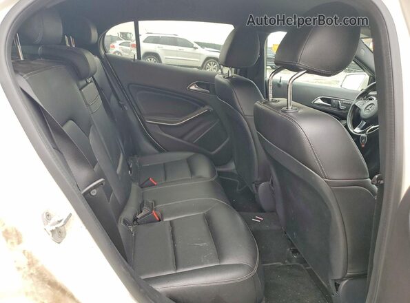 WDCTG4EB7JJ440247 2018 MERCEDES-BENZ GLA-CLASS White Սալոնի հետևի տեսք