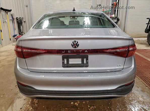 3VW7W7BUXTM019224 2026 VOLKSWAGEN JETTA Silver Vista interior delantera